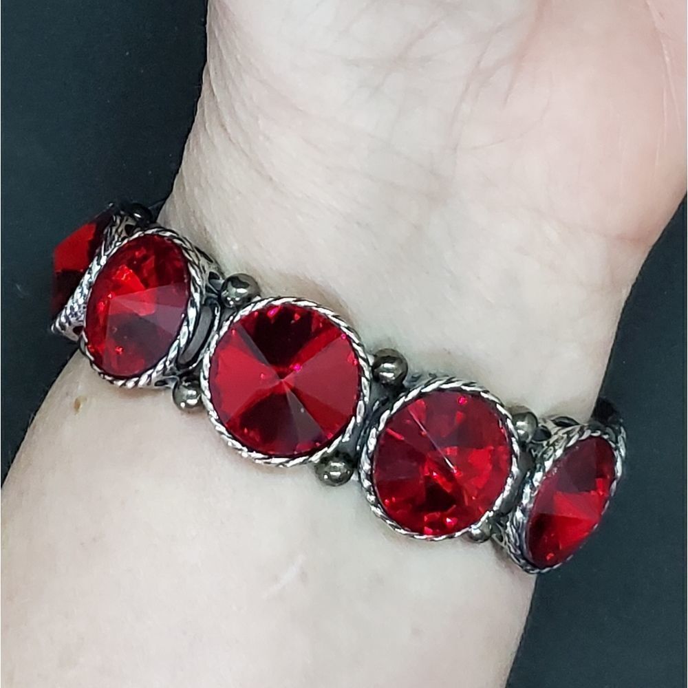 Strada Red Watch  - Picture 2 of 16